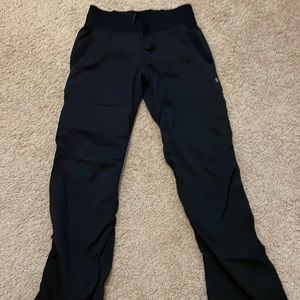 Lululemon black seat pants. Size 6. Inseam 30.5